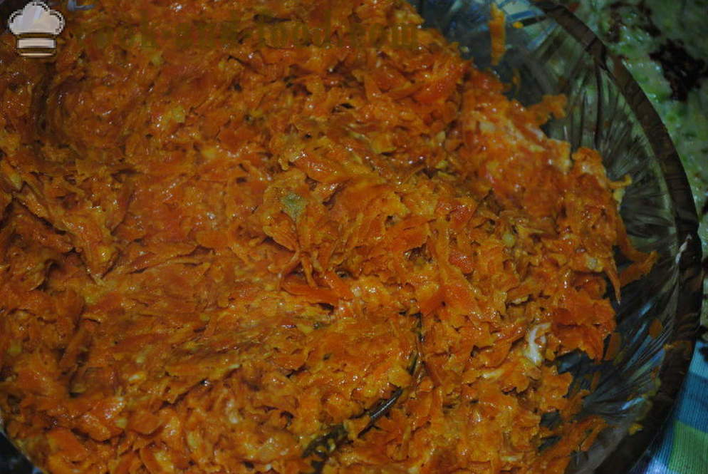 Torta di verdure di zucchine ripiene con la carota, zucca come cucinare una torta, passo dopo passo ricetta foto