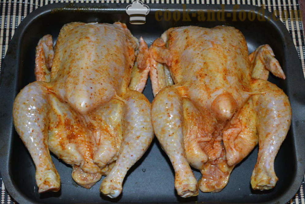 Pollo farcito con una crosta croccante al forno - come il pollo cotto in tutto il forno, un passo per passo ricetta foto