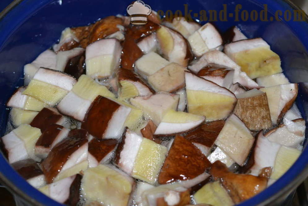 Zuppa di funghi freschi bianchi con crema di formaggio - Come cucinare zuppa di funghi con funghi freschi e formaggio, con un passo per passo le foto delle ricette