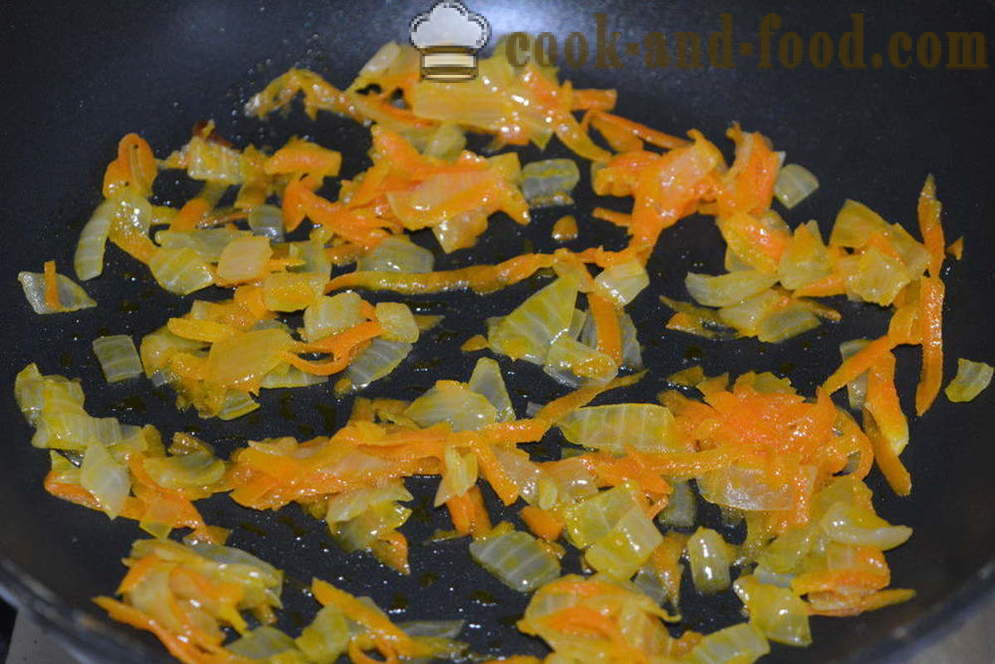 Delicious grano saraceno friabile con le verdure in una padella - come cucinare grano saraceno con verdure, un passo per passo ricetta foto