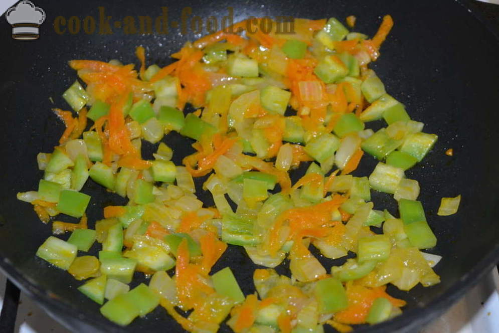 Delicious grano saraceno friabile con le verdure in una padella - come cucinare grano saraceno con verdure, un passo per passo ricetta foto