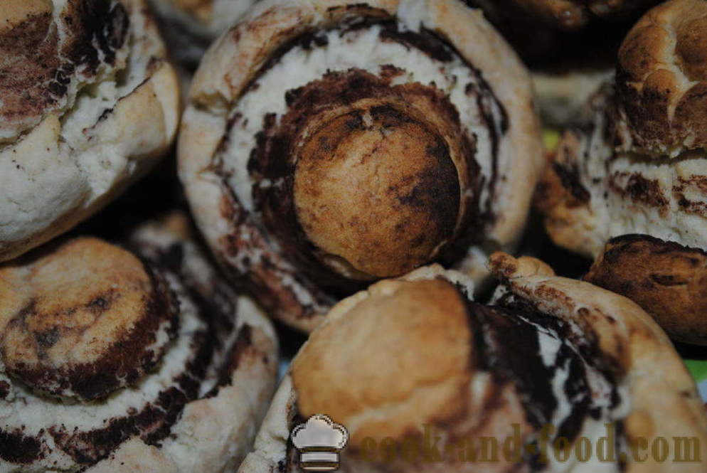 Deliziosi biscotti fatti in casa con funghi amido - come cucinare biscotti champignons, passo dopo passo le foto delle ricette