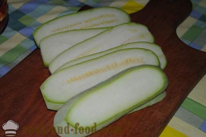 Rotoli di zucchine con formaggio, aglio e maionese - Come fare rotoli di zucchine, un passo per passo ricetta foto