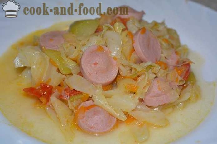 Cavolo stufato con salsicce in multivarka e zucchine - come cucinare una zuppa di cavolo multivarka, passo dopo passo ricetta foto