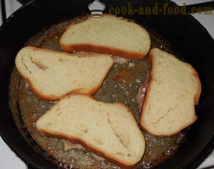 Panini caldi con carne, fritti in padella - Come fare panini caldi con carne, un passo per passo ricetta foto