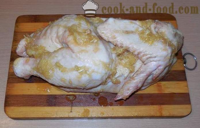 Pollo al forno nella manica (mezzena) - come un gustoso pollo cotto nel forno, il forno ricetta del pollo graduale, con le foto
