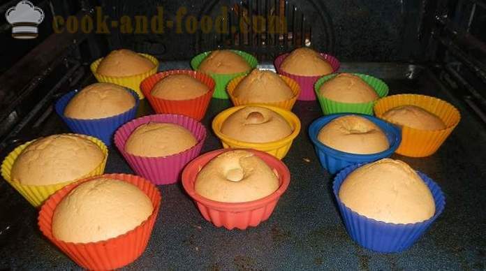 Ricetta casalinga per un semplice torta in stampi in silicone - come fare deliziosi cupcakes semplice, passo dopo passo ricetta per la torta con la foto