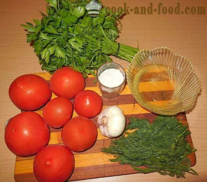 Pomodori rapidi salata con aglio ed erbe aromatiche in una padella - ricetta per il pomodoro in salamoia, con foto