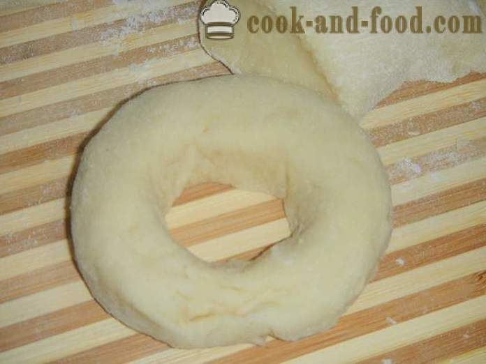 Homemade ciambelle aria di formaggio fuso - come cucinare ciambelle l'aria, un passo per passo ricetta foto