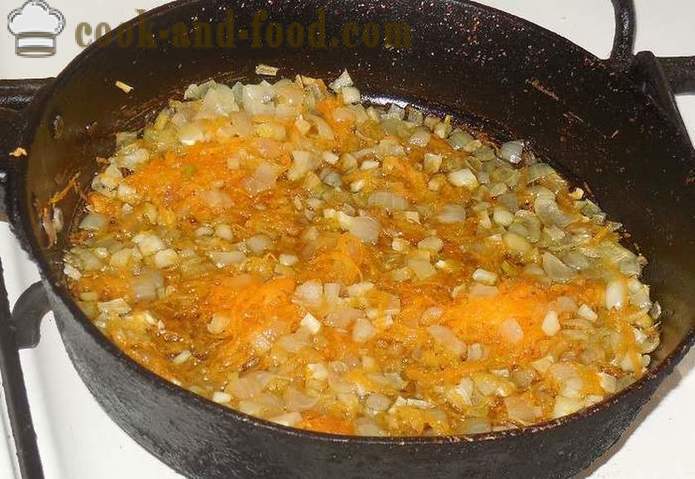 Zuppa con le polpette in brodo di carne - come fare gnocchi uova e farina - un passo per passo ricetta foto