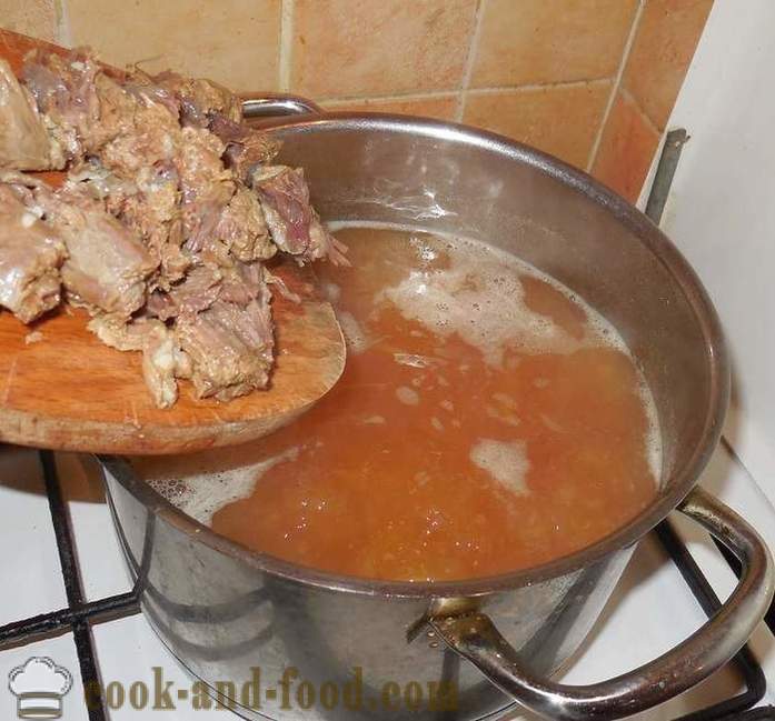 Zuppa fatta in casa deliziosa con fagioli in ucraino - come cucinare la zuppa di fagioli in ucraino - un passo per passo ricetta foto