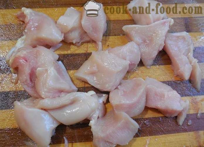 Come cucinare il pollo in una padella con amido - succosa e saporita - la ricetta con una foto