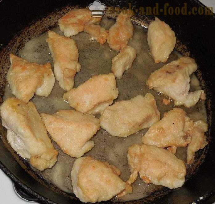 Come cucinare il pollo in una padella con amido - succosa e saporita - la ricetta con una foto