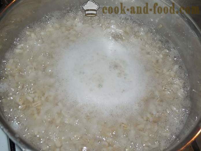 Delizioso porridge di orzo in acqua - un passo per passo la ricetta con le foto - come cucinare porridge orzo