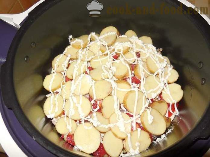 Verdura casseruola con funghi e patate in multivarka - come cucinare casseruola vegetale - ricetta con le foto - passo dopo passo