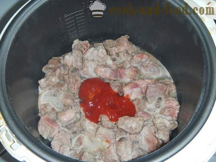 Patate in umido con carne in multivarka, in una casseruola sul fuoco - un passo per passo ricetta per come cucinare uno stufato di patate con carne multivarka - con le foto