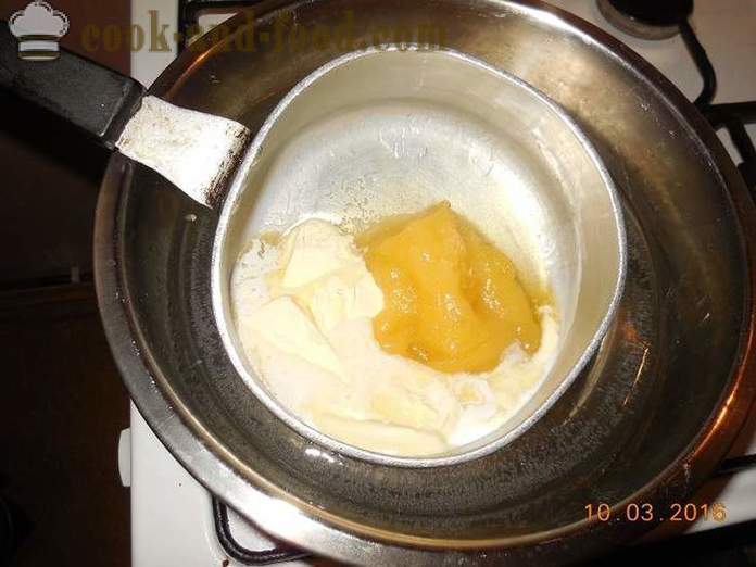 Dolci del miele con glassa al limone - come cuocere torte di miele in multivarka ricetta con le foto.