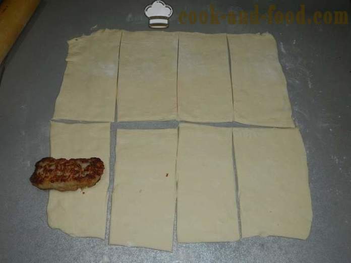 Cotolette in pasta sfoglia o gustosi ricci di carni macinate e pasta - come cucinare le costolette nella prova, un passo per passo ricetta foto
