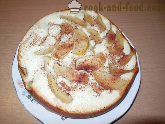 Lush torta di mele in multivarka con cannella e zenzero - come fare una torta di mele nel multivarka, passo dopo passo la ricetta con le foto.