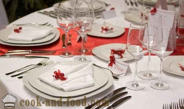 Serve tavola di Capodanno nel 2015, la tabella di decorazione nuovo anno per l'Anno della Capra, con le foto.